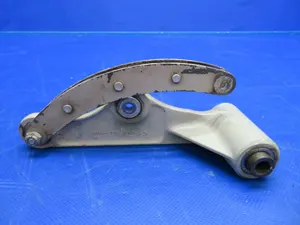 Cessna 310P Bellcrank Assy RH Main Gear P/N 0841104-4 (0620-741)